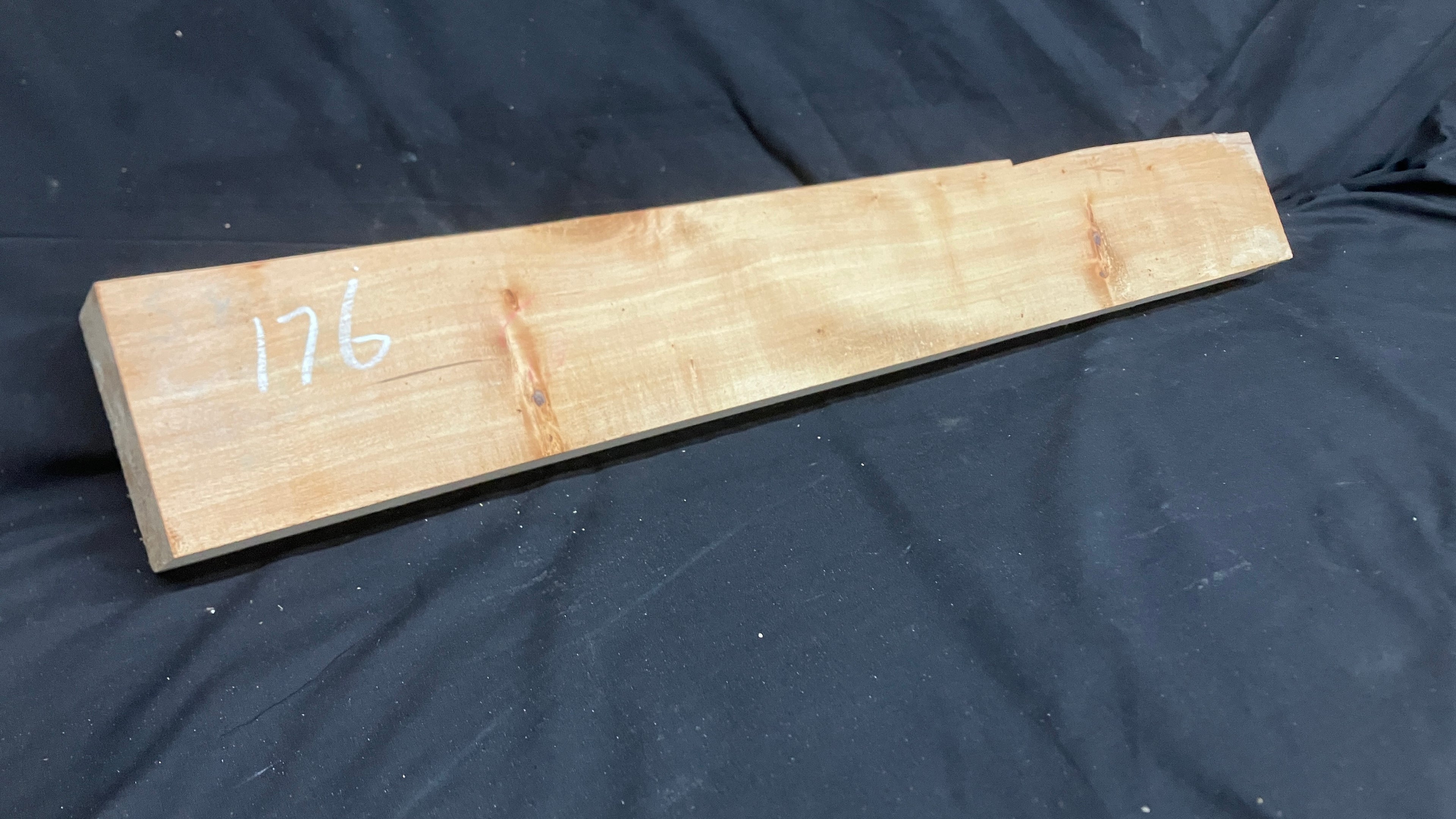 Wood carving lime plank 767 L x 102 W x 42 D (mm)    (176)