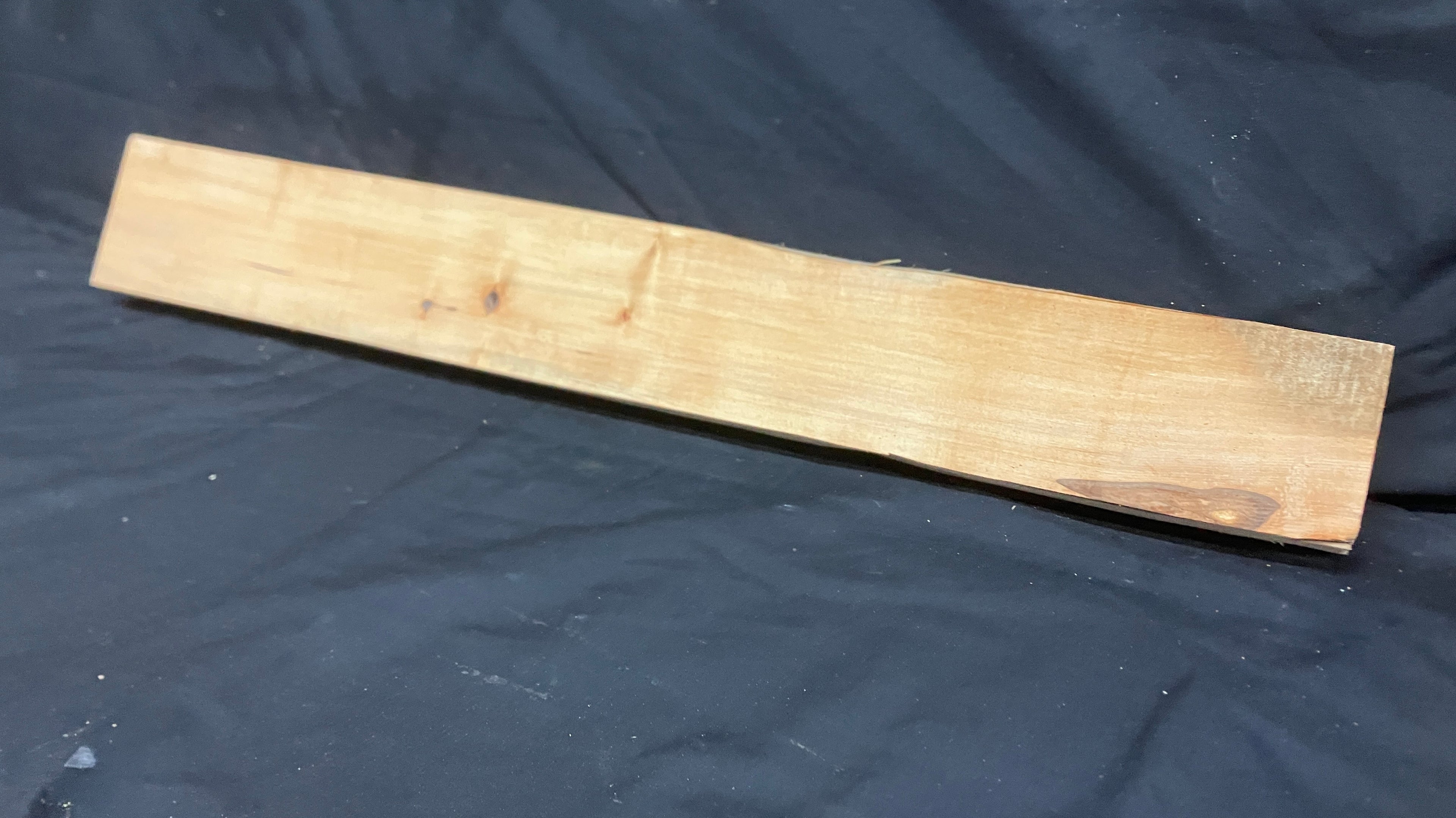 Wood carving lime plank 767 L x 102 W x 42 D (mm)    (176)