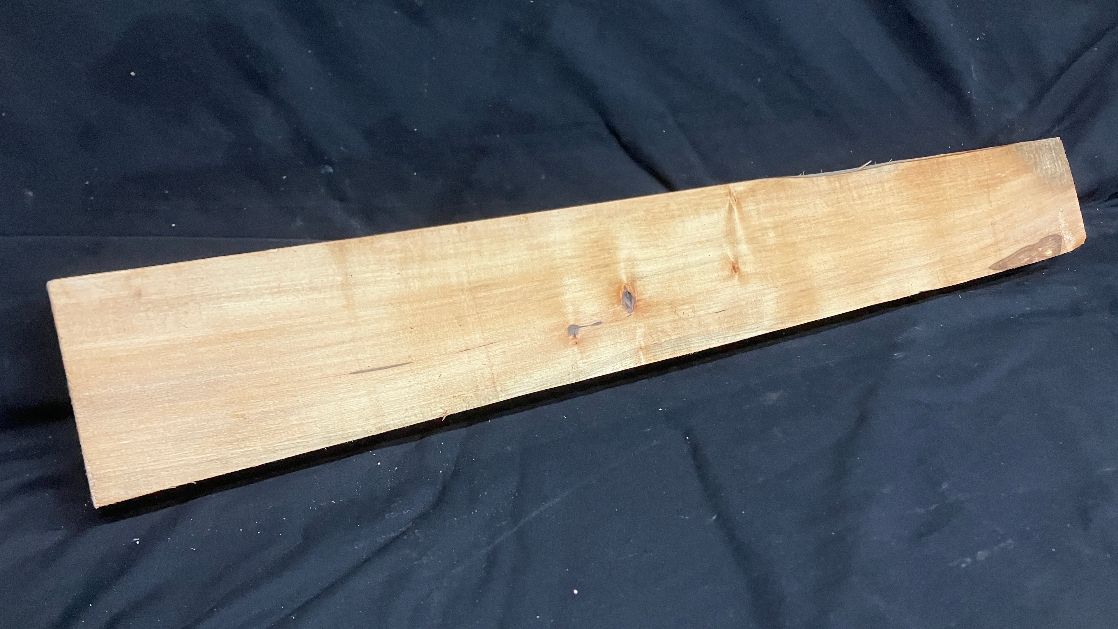 Wood carving lime plank 767 L x 102 W x 42 D (mm)    (176)