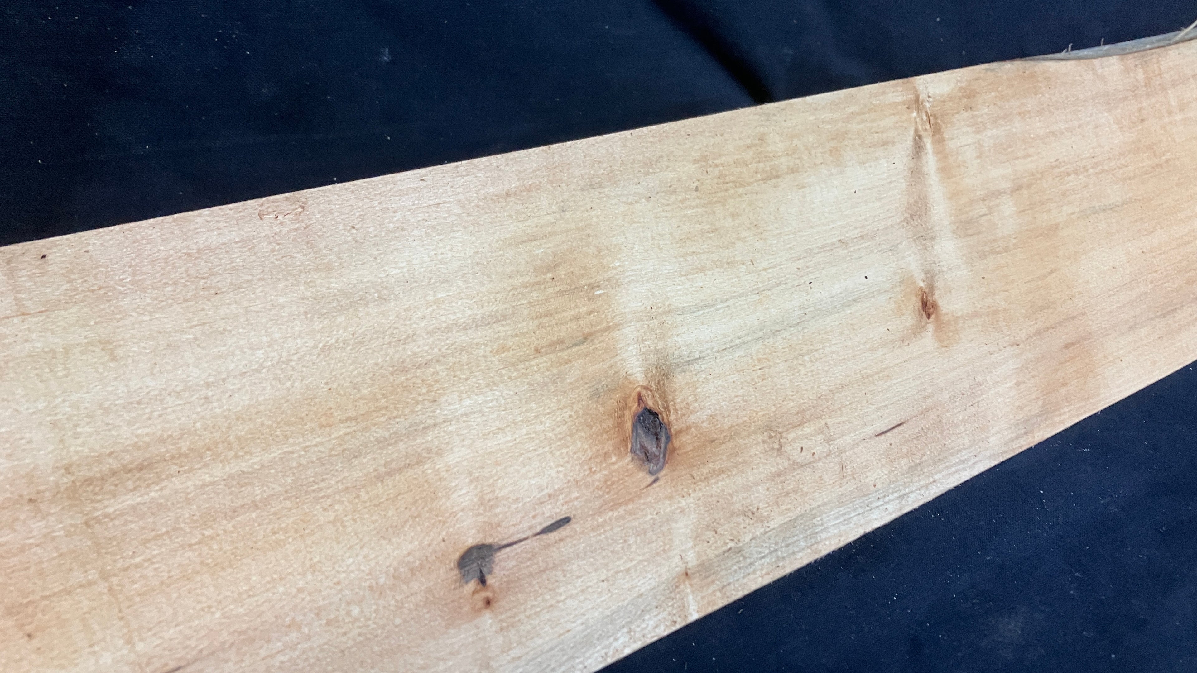 Wood carving lime plank 767 L x 102 W x 42 D (mm)    (176)