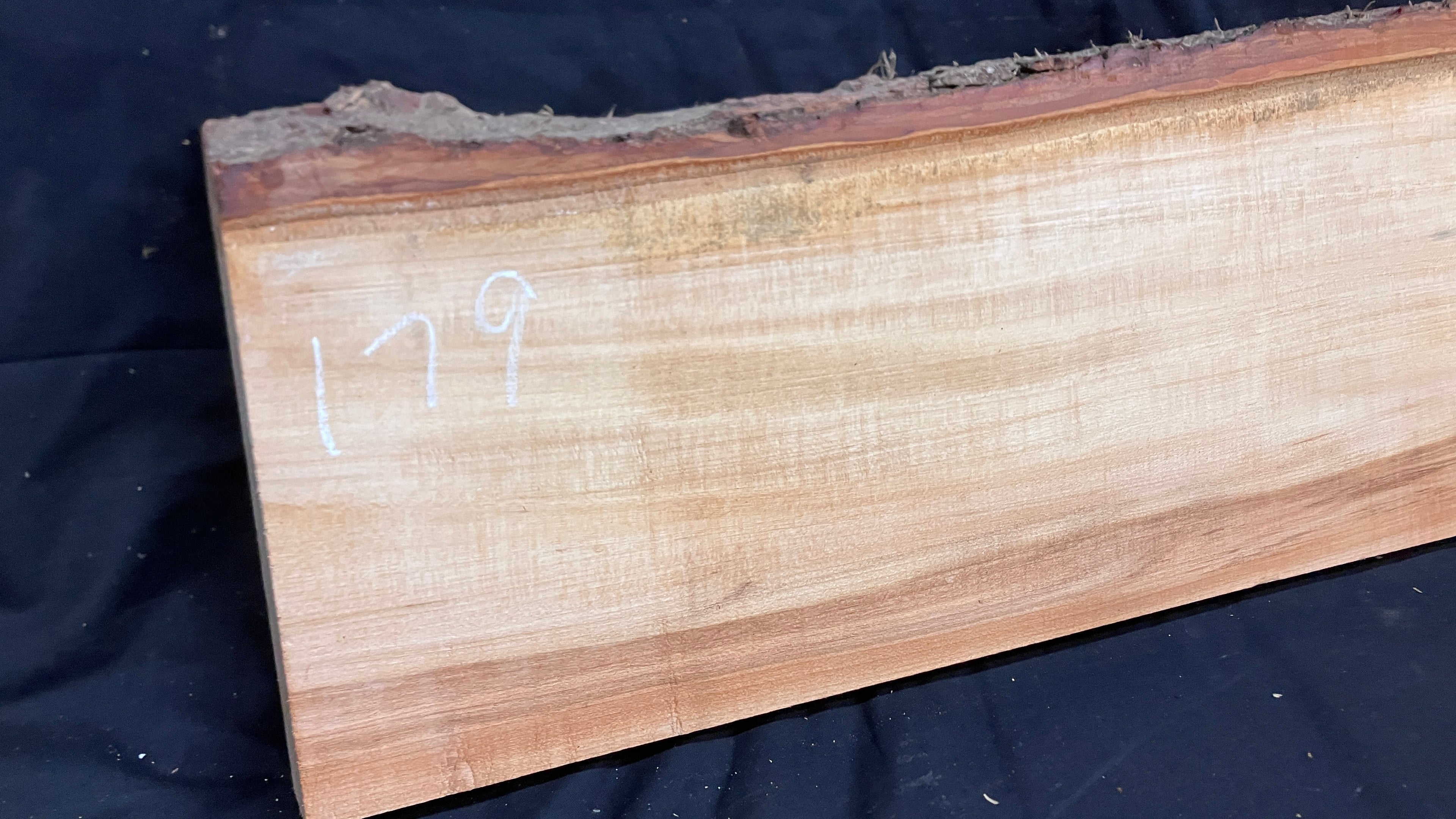 Wood carving lime plank 997 L x 219 W x 43 D (mm)    (179)
