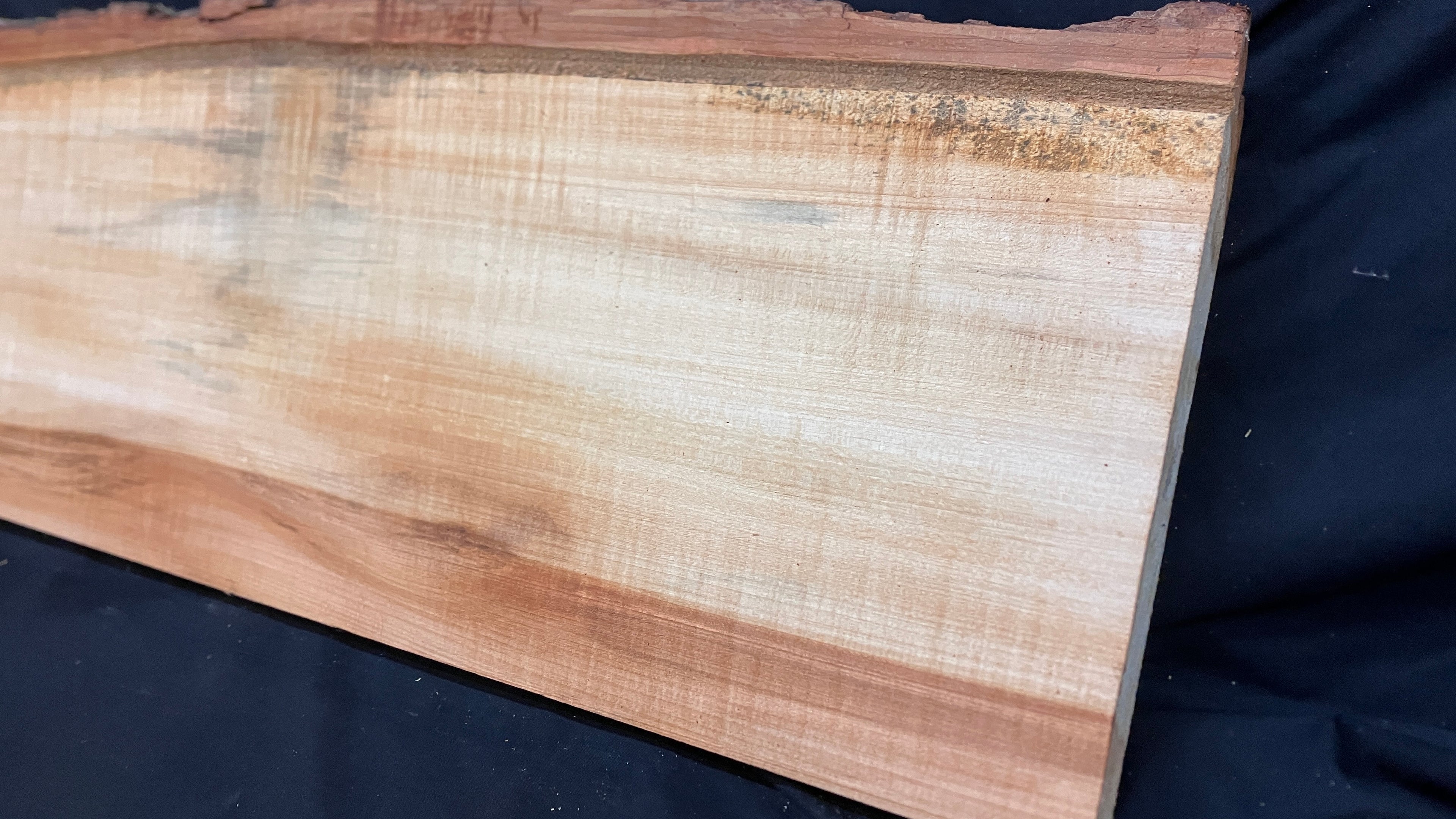 Wood carving lime plank 997 L x 219 W x 43 D (mm)    (179)