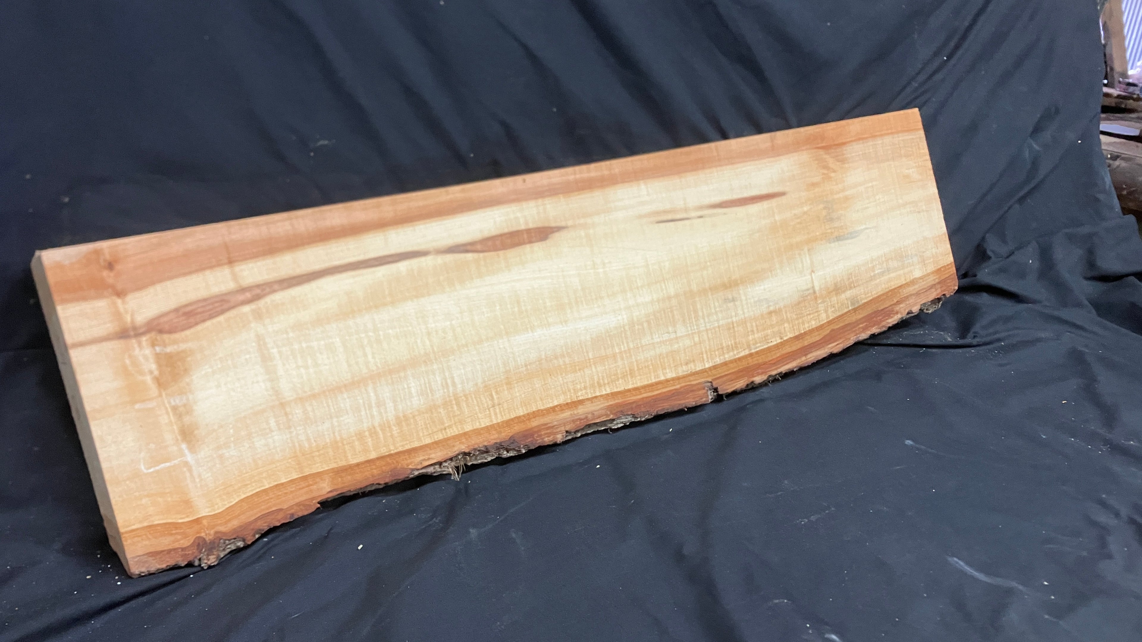 Wood carving lime plank 997 L x 219 W x 43 D (mm)    (179)