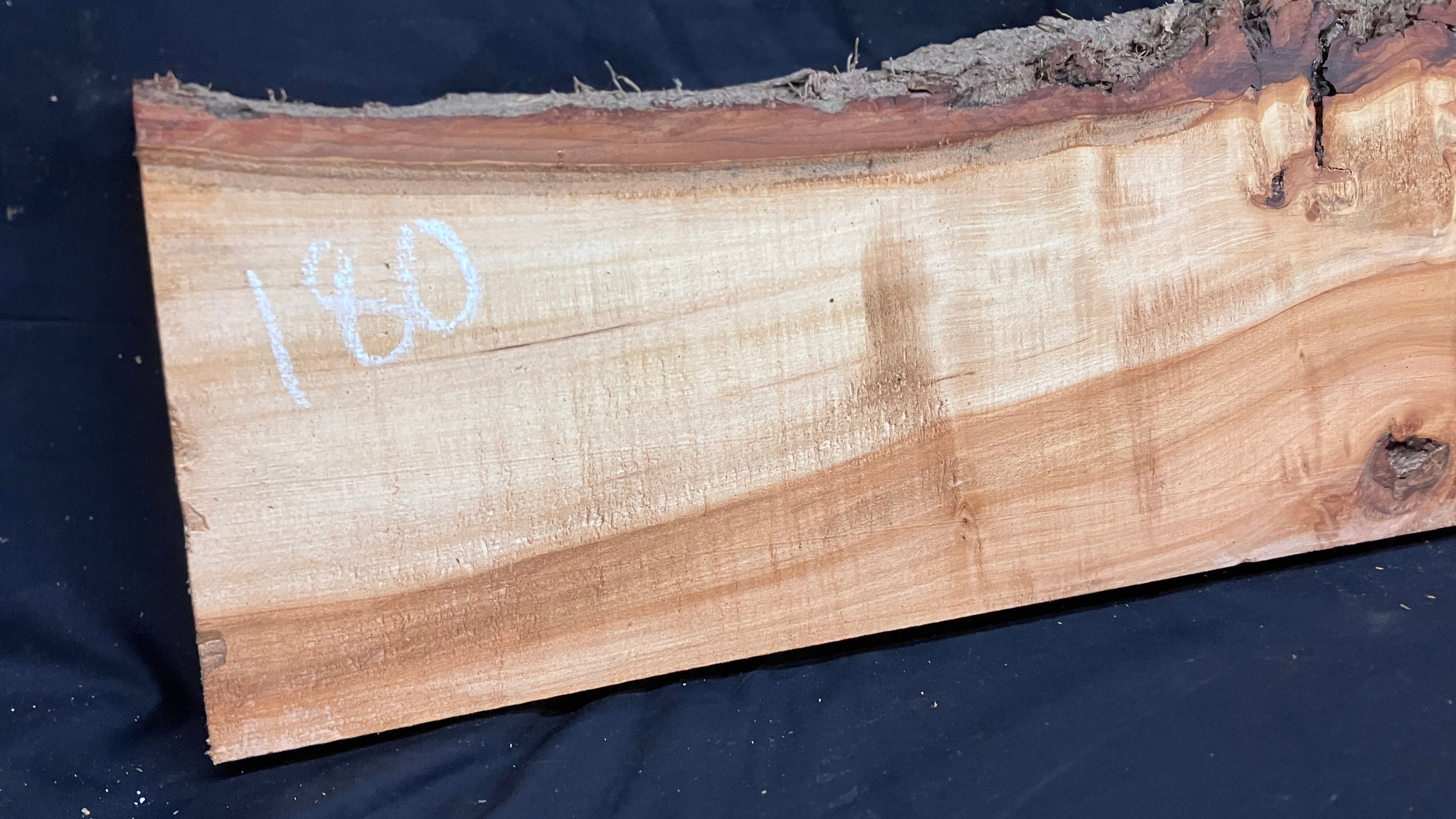 Wood shelf lime plank 1014 L x 301 W x 44 D (mm)    (180)