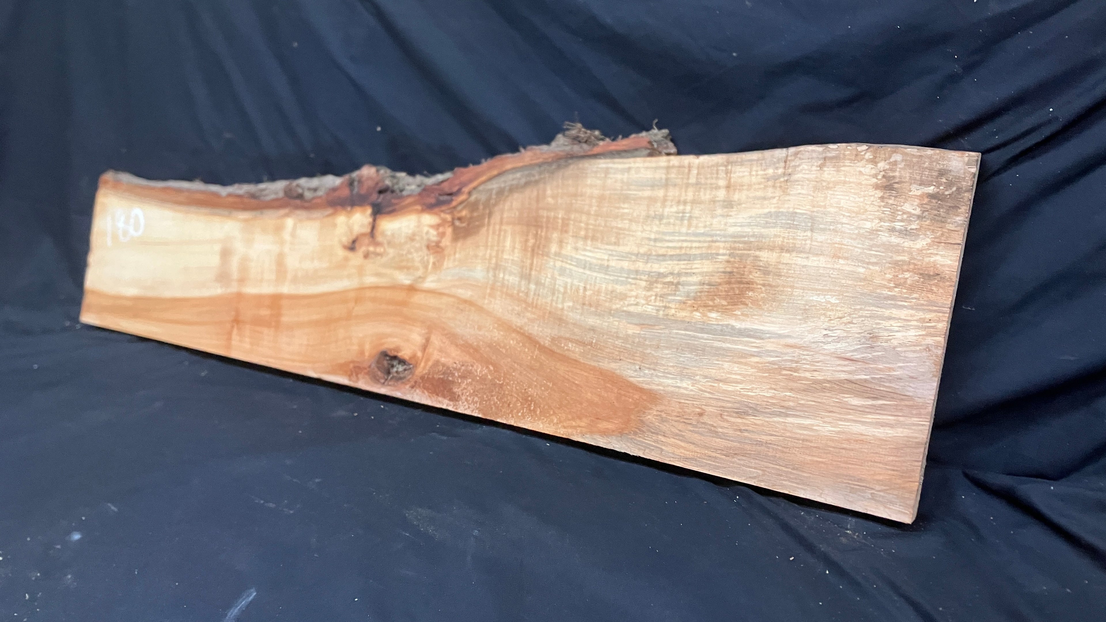 Wood shelf lime plank 1014 L x 301 W x 44 D (mm)    (180)