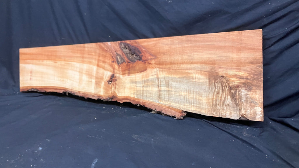 Wood shelf lime plank 1014 L x 301 W x 44 D (mm)    (180)
