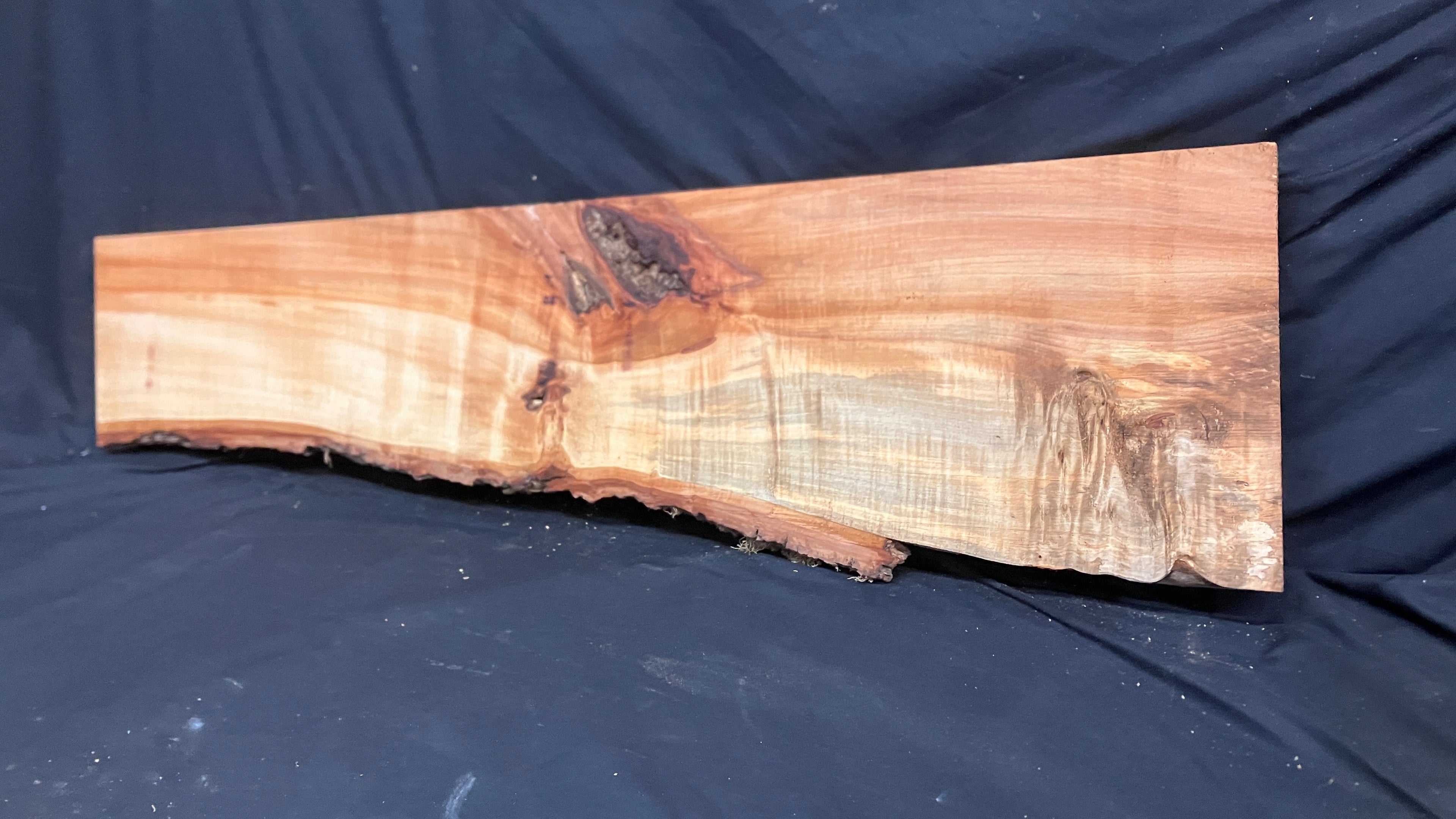 Wood shelf lime plank 1014 L x 301 W x 44 D (mm)    (180)
