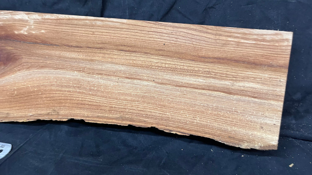Elm reclaimed, plank, 1660 L x 231 W x 40 D mm    (mt592)