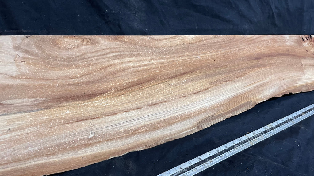 Elm reclaimed, plank, 1660 L x 231 W x 40 D mm    (mt592)