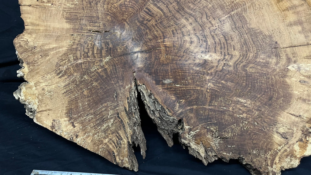 Brown Oak cookie, coffee table. craft wood, 885 L x 687 W x 44 D mm     (mf597)
