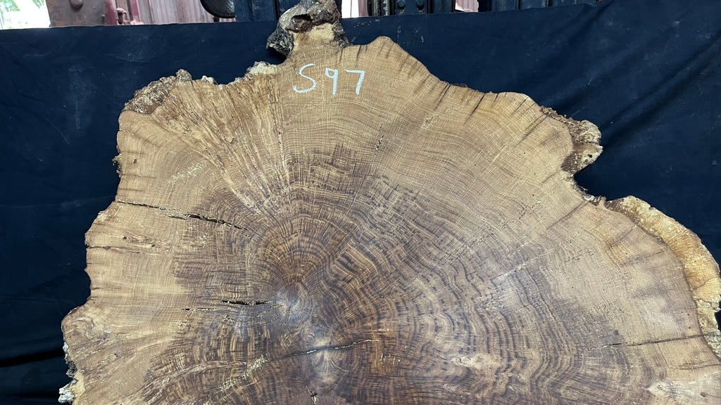 Brown Oak cookie, coffee table. craft wood, 885 L x 687 W x 44 D mm     (mf597)