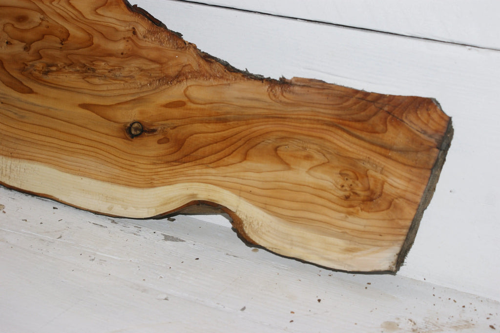 English Yew 1660 L x 495-115 W x 35 D (mm) (151)