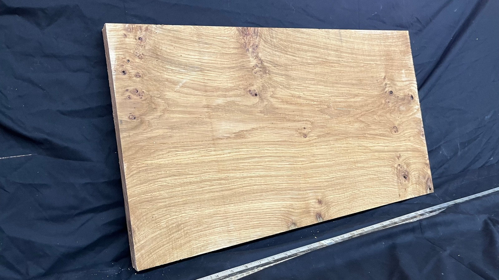 OAK HARDWOOD SHELVING, MANTLE, SHELF 669 L x 379 W x 39 D mm (247)