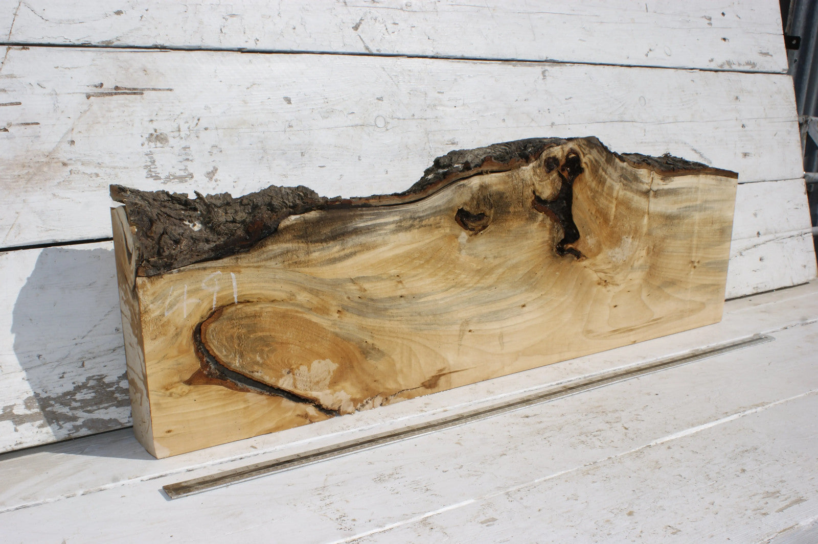 Lime Mantle 1022 L x 324 - 200 W x 78 D mm (491)