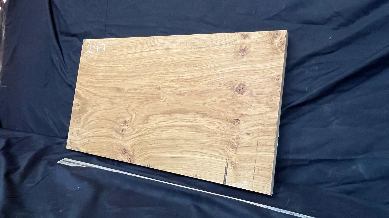 OAK HARDWOOD SHELVING, MANTLE, SHELF 669 L x 379 W x 39 D mm (247)