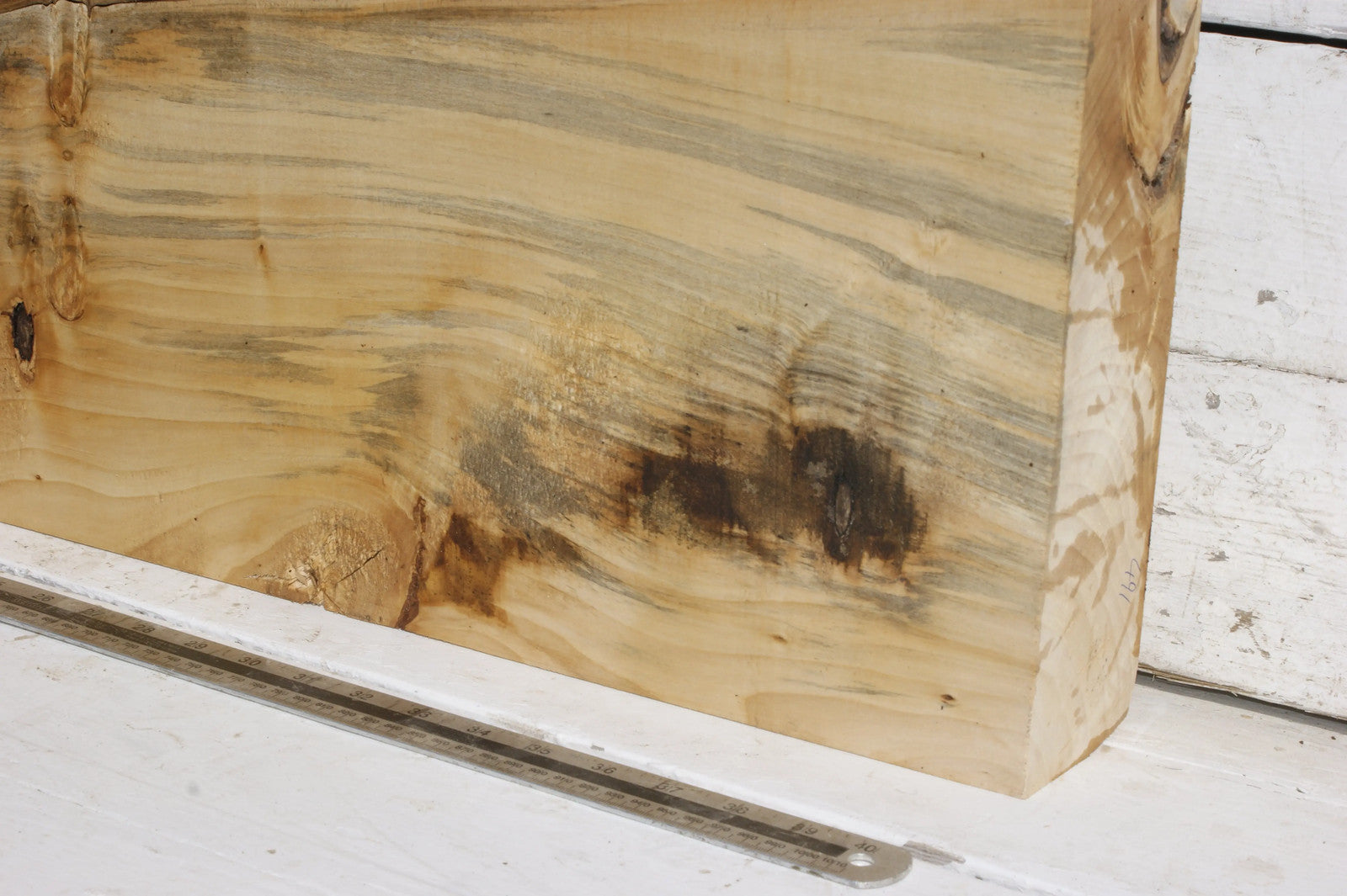 Lime Mantle 1022 L x 324 - 200 W x 78 D mm (491)