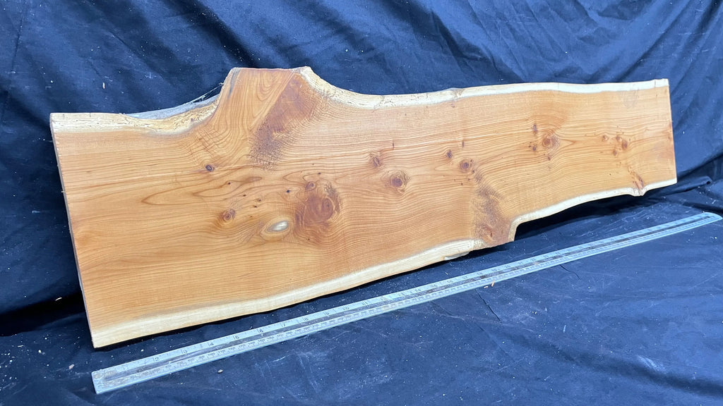 Hardwood yew, slab, board 971 L x 261 W x 37 D mm (324)