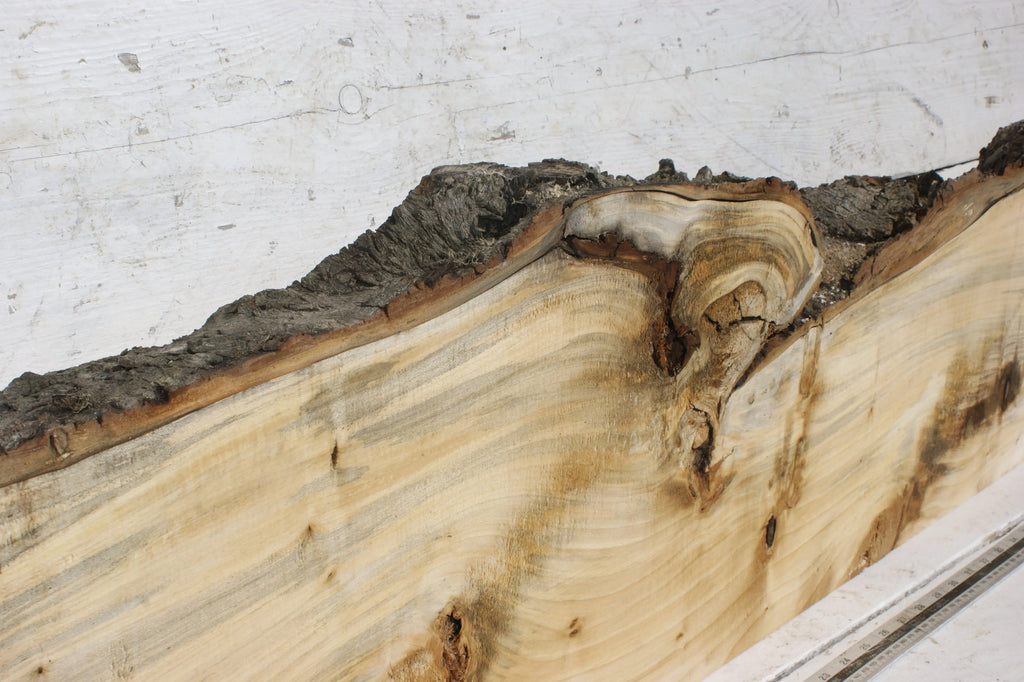 Lime Mantle 1022 L x 324 - 200 W x 78 D mm (491)