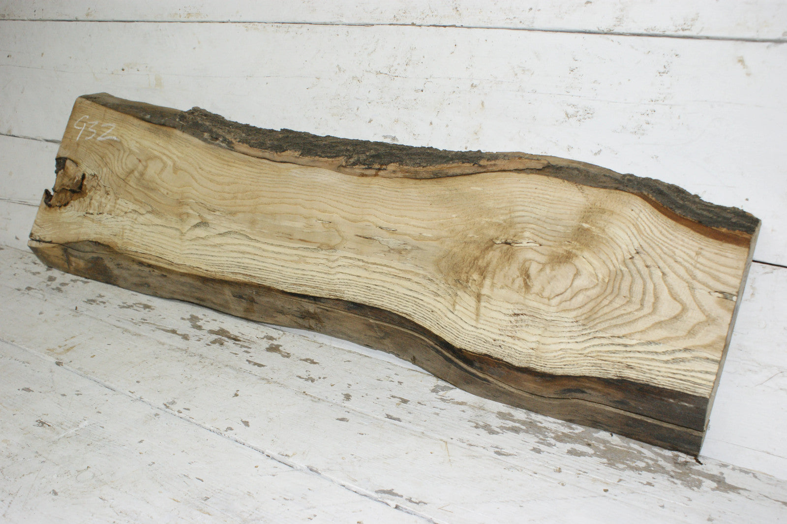 English Ash hardwood board 1067 L x 311 W x 40 D (mm)      (932)