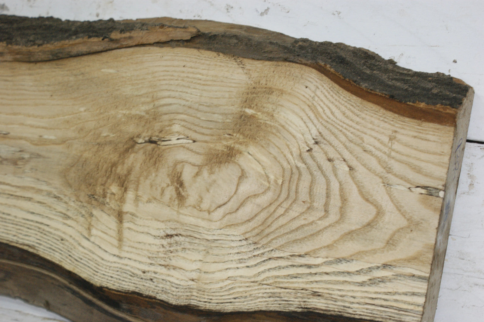 English Ash hardwood board 1067 L x 311 W x 40 D (mm)      (932)