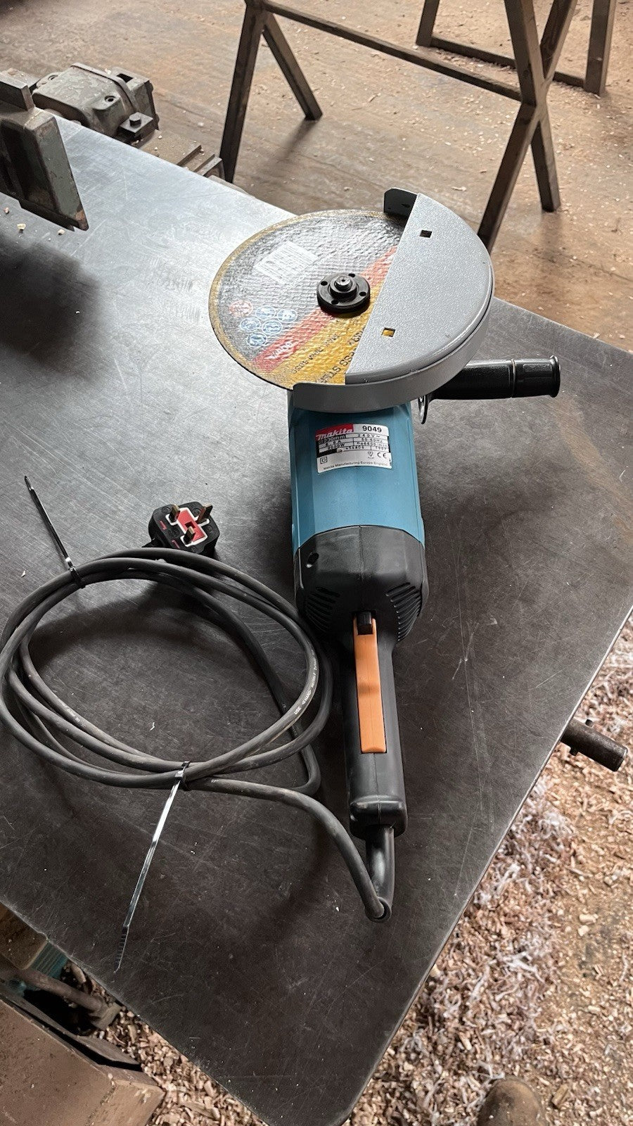 Makita 9049