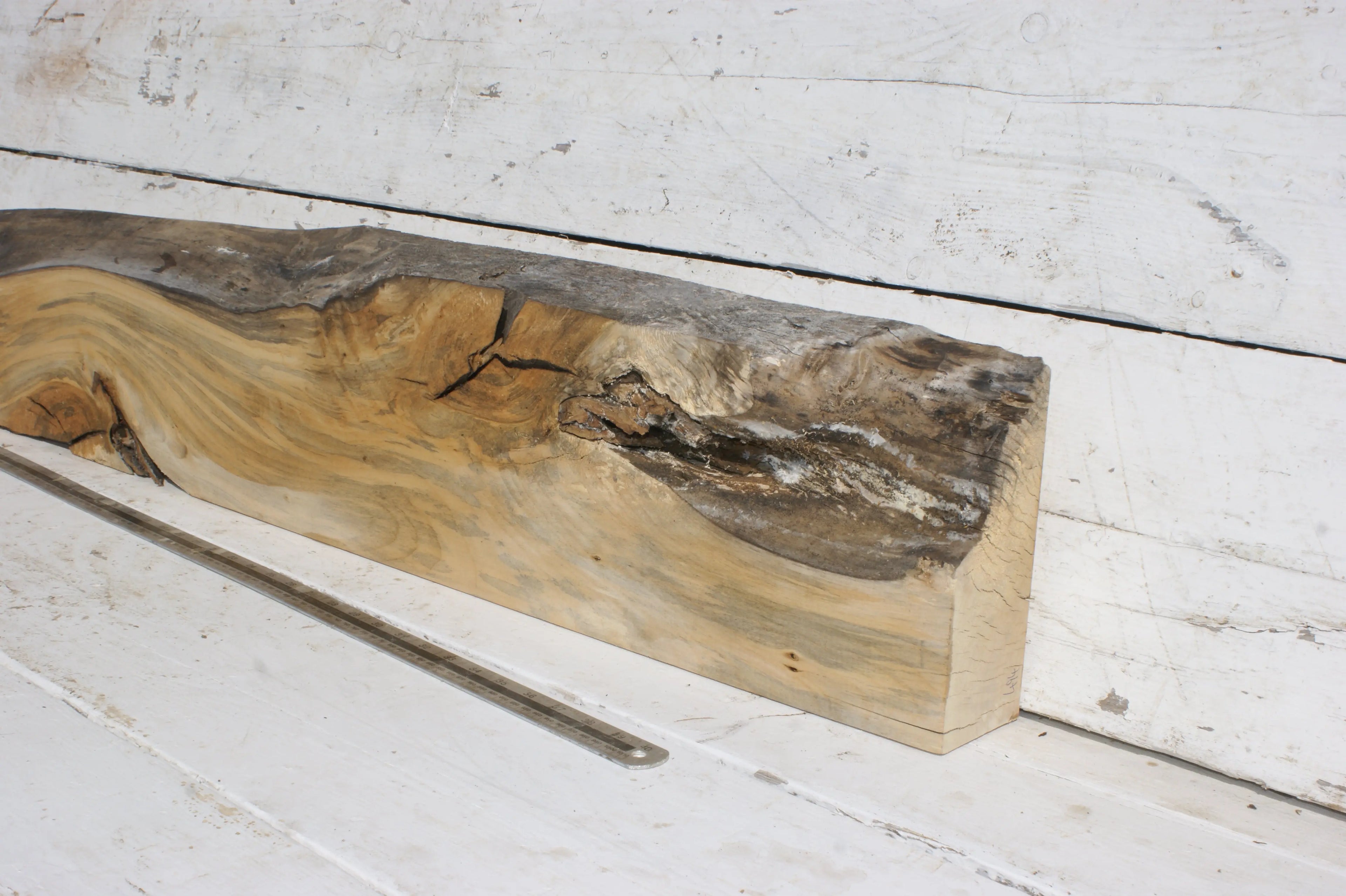 LIME MANTLE  1141 L x 220 - 182 W x 78 D mm  (494) Lime