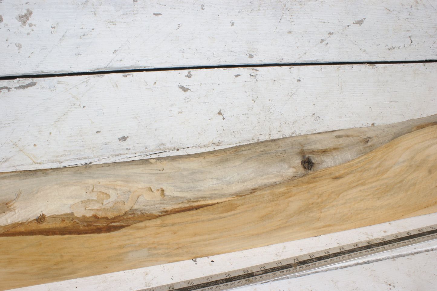 LIME MANTLE 1119 L x 200 - 69 W x 67 D mm  (496)