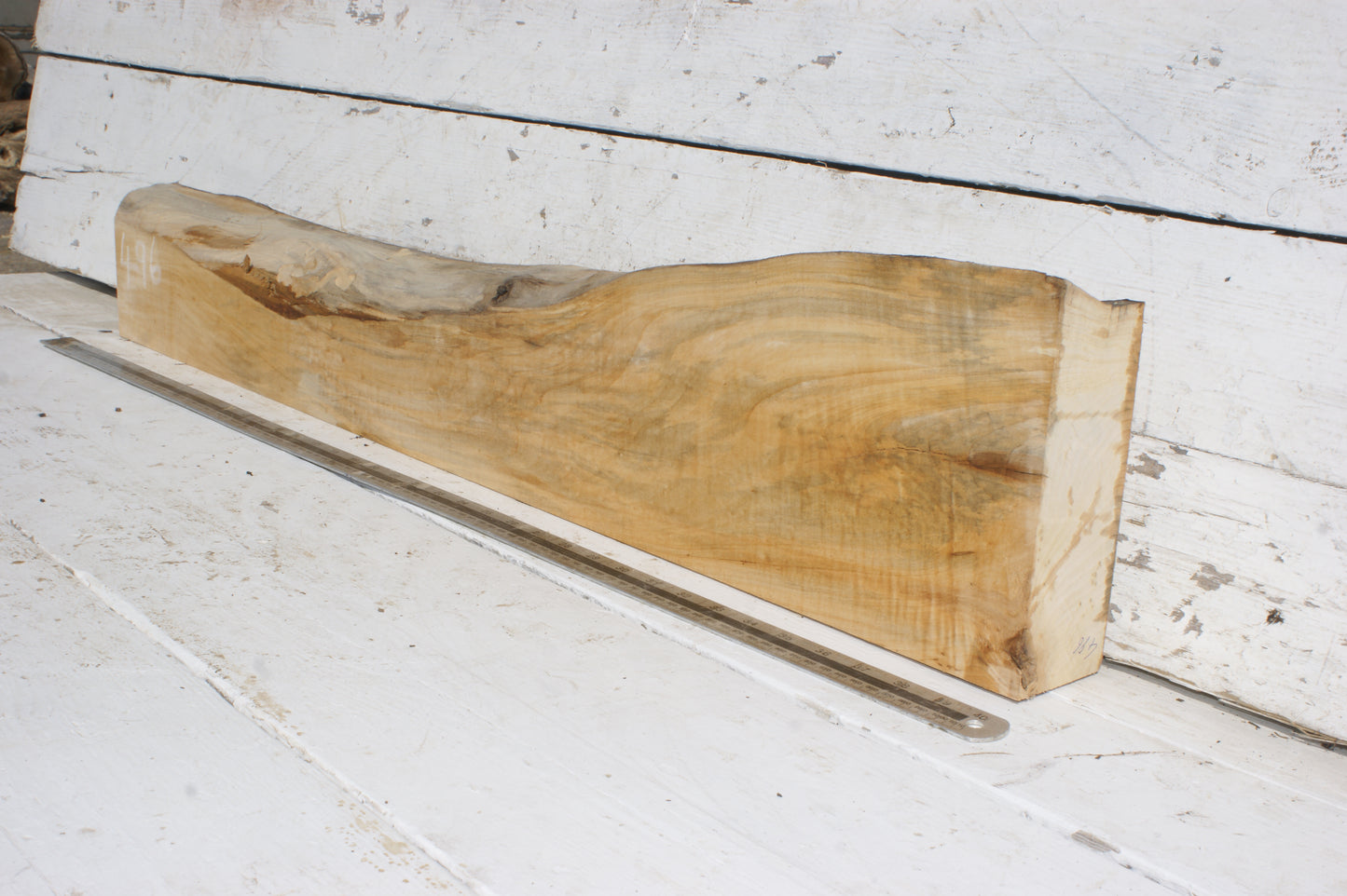 LIME MANTLE 1119 L x 200 - 69 W x 67 D mm  (496)