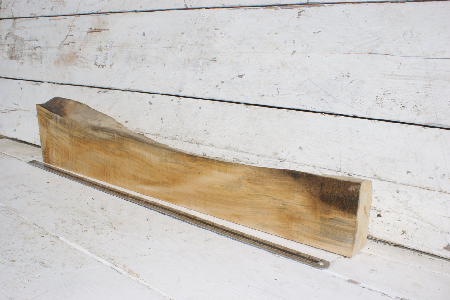 LIME MANTLE 1119 L x 200 - 69 W x 67 D mm  (496)