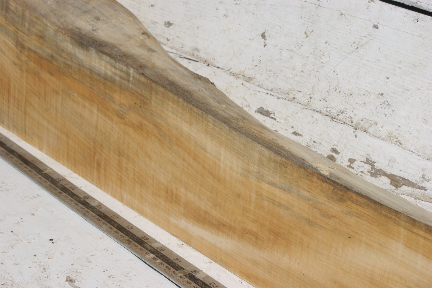 LIME MANTLE 1119 L x 200 - 69 W x 67 D mm  (496)