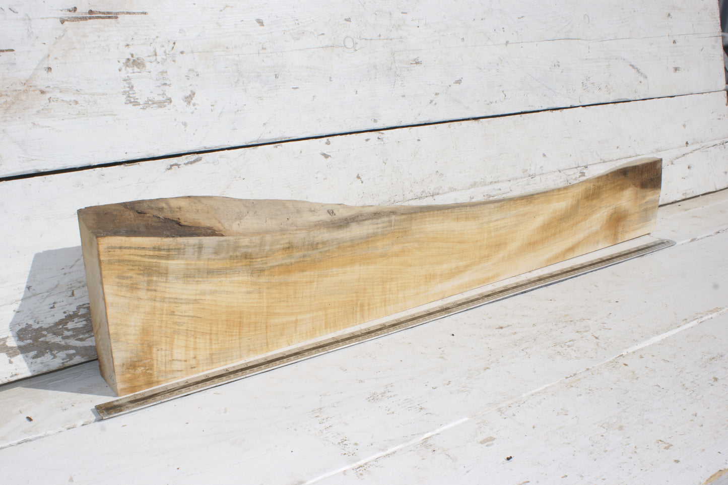 LIME MANTLE 1119 L x 200 - 69 W x 67 D mm  (496)