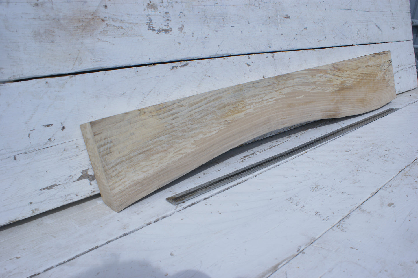 London Plane Mantle 1203 L x 194 - 129 W x 52 D mm  (543)