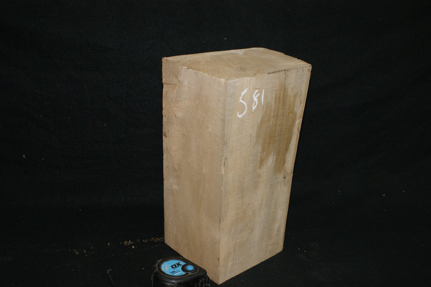 A GRADE LIME WOOD CARVING BLOCK. (81)