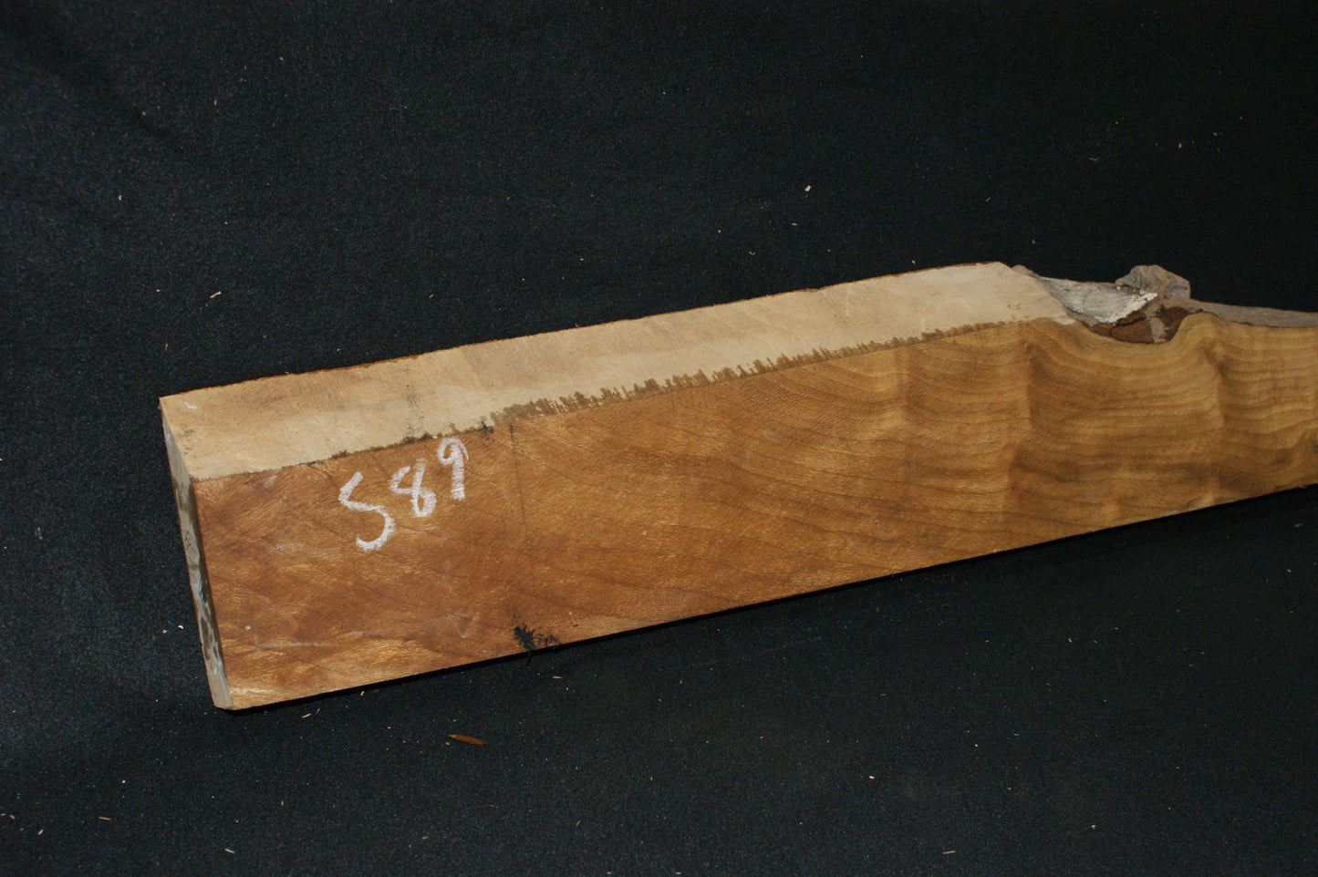 London Plane Mantle 1194 L x 166 - 110 W x 42 D (mm)  (589)