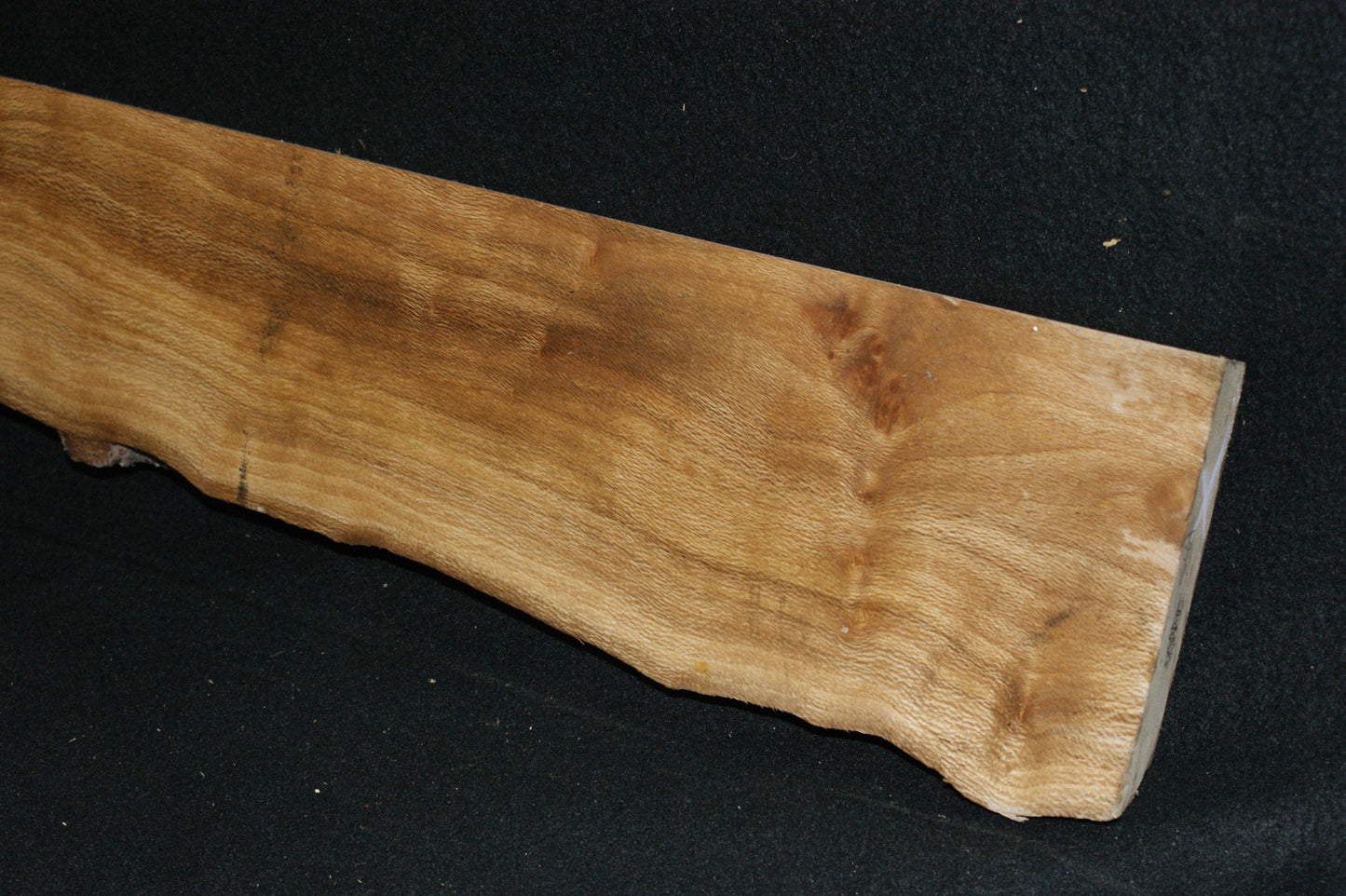 London Plane Mantle 1194 L x 166 - 110 W x 42 D (mm)  (589)