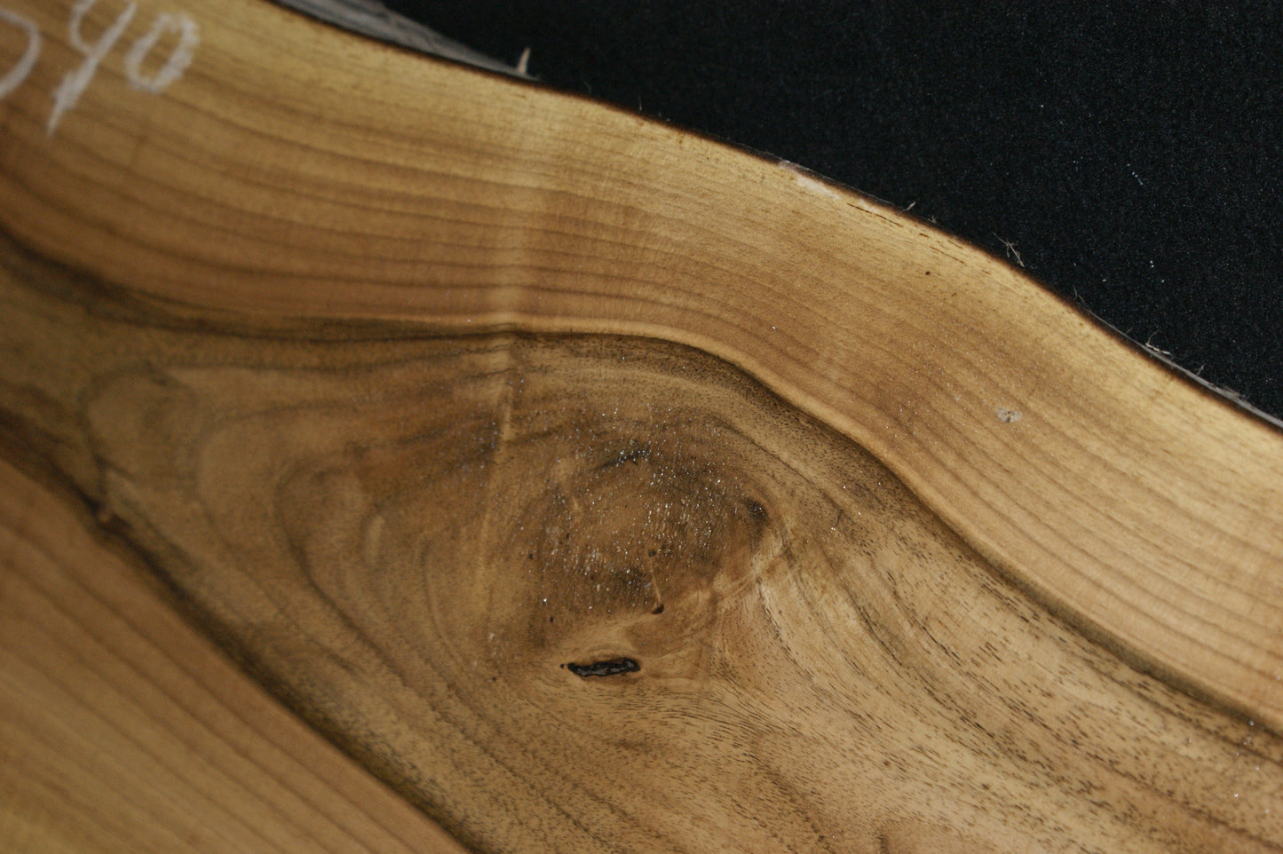 Walnut slab, shelf, board  (590)