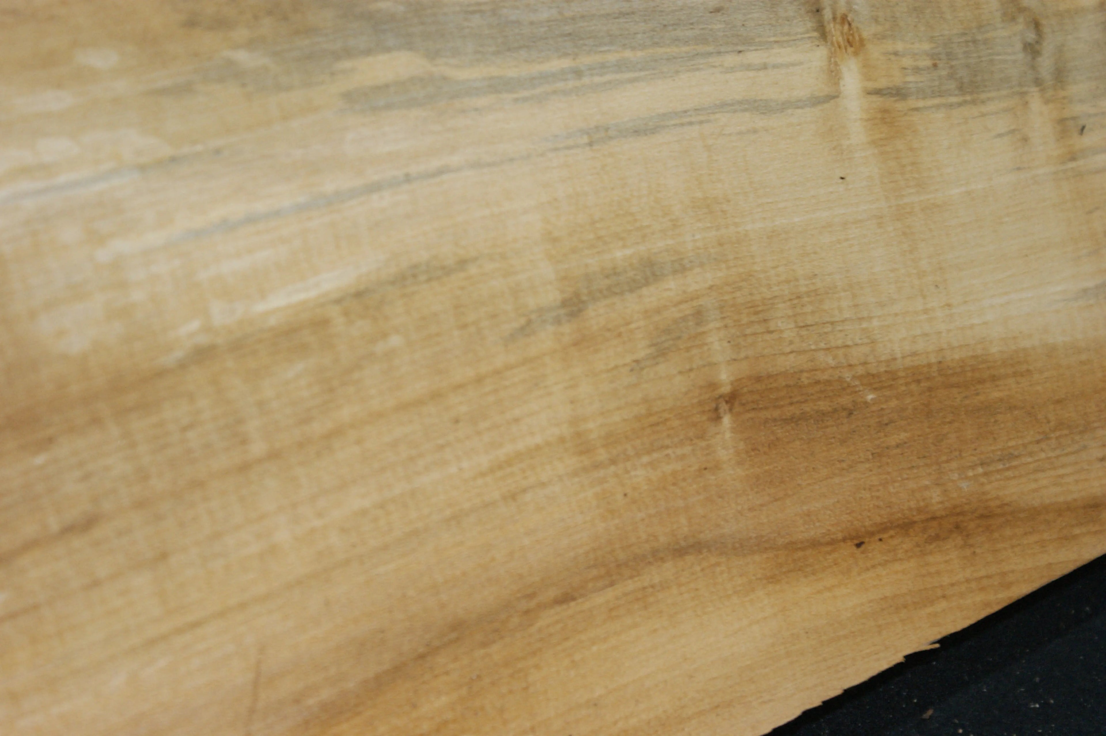 Lime wood   1036 L x 265 - 116 W x 45 D (mm)  (625) Lime