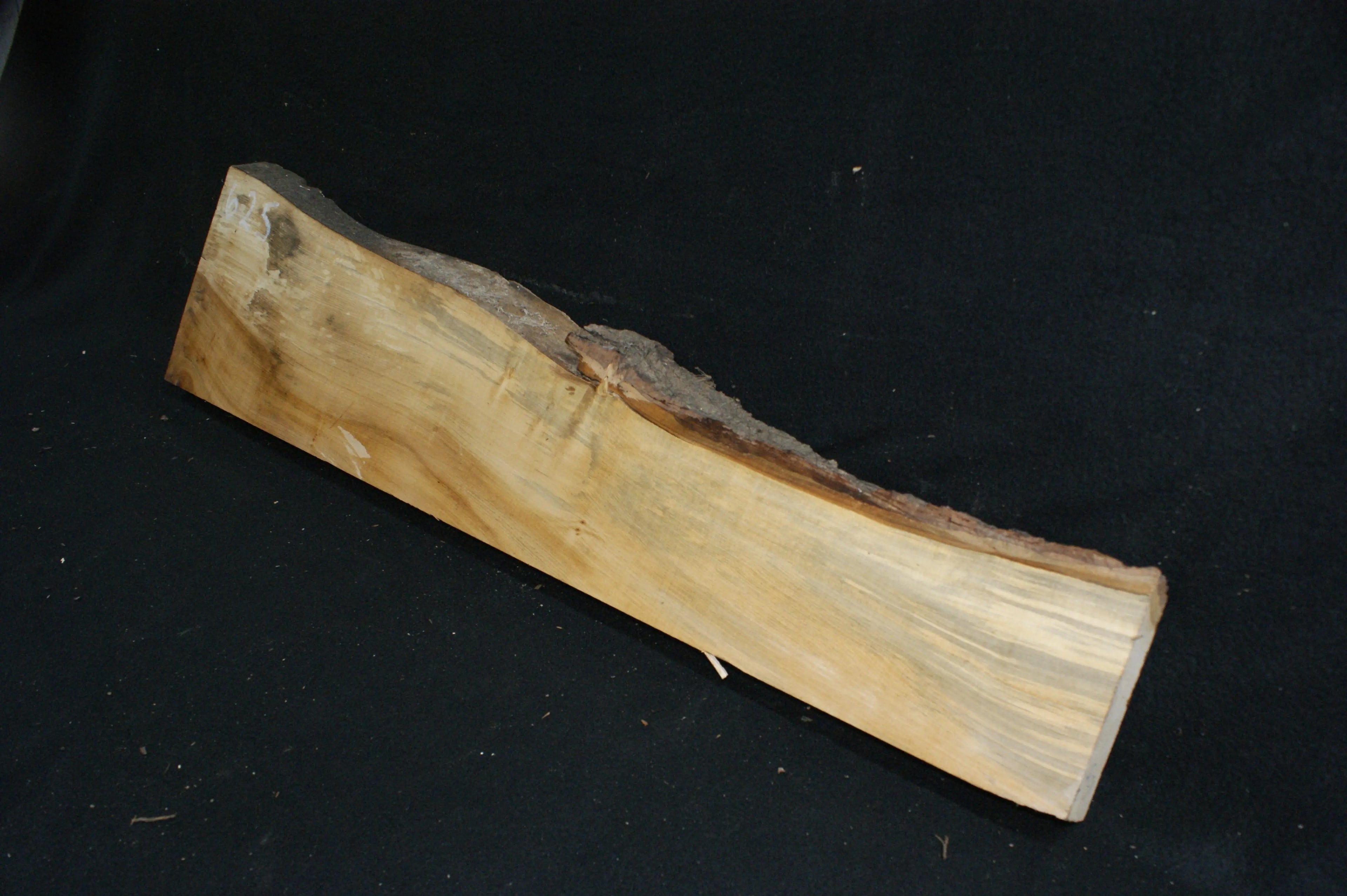 Lime wood   1036 L x 265 - 116 W x 45 D (mm)  (625) Lime