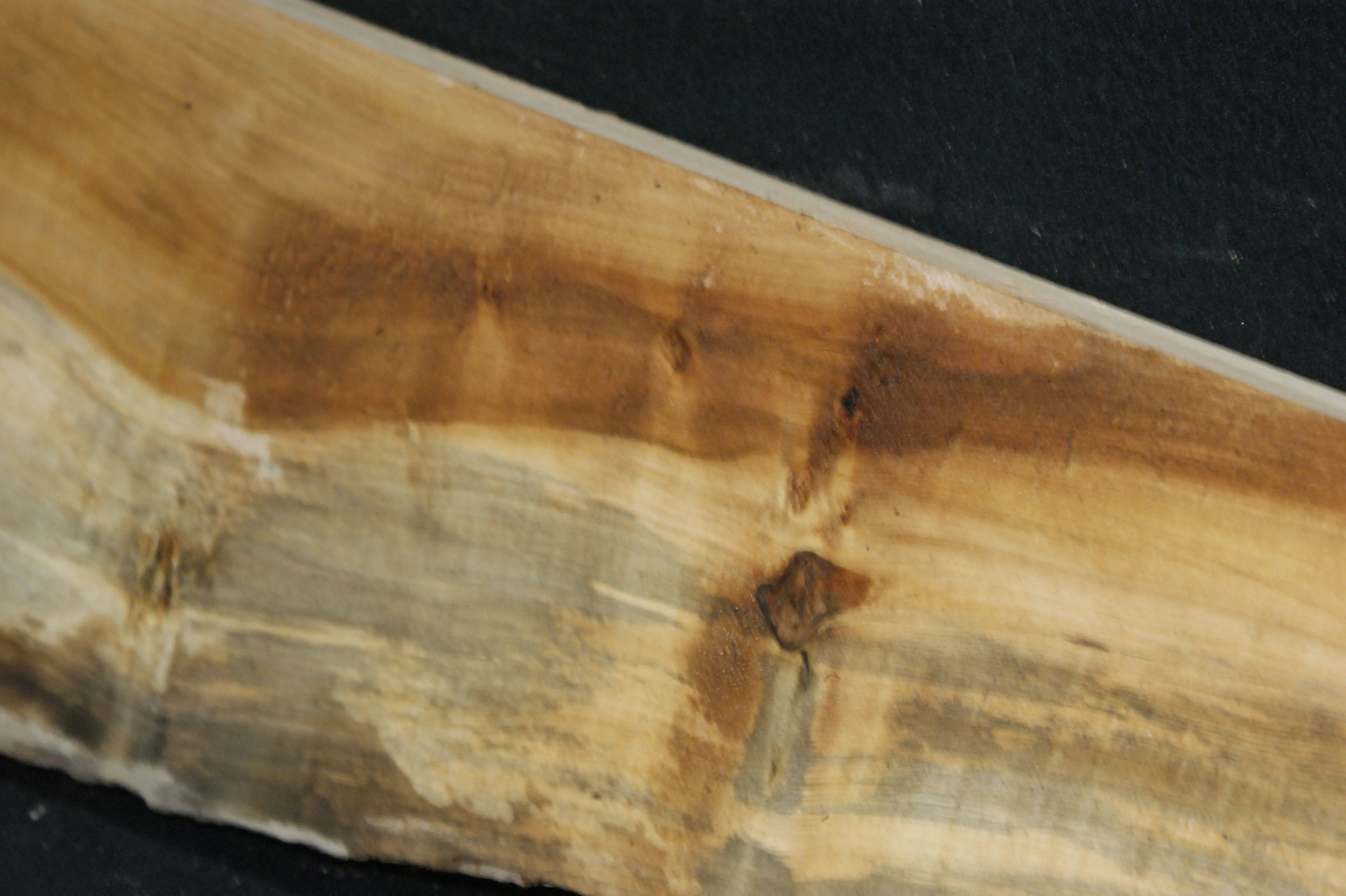 Lime wood   1036 L x 265 - 116 W x 45 D (mm)  (625) Lime