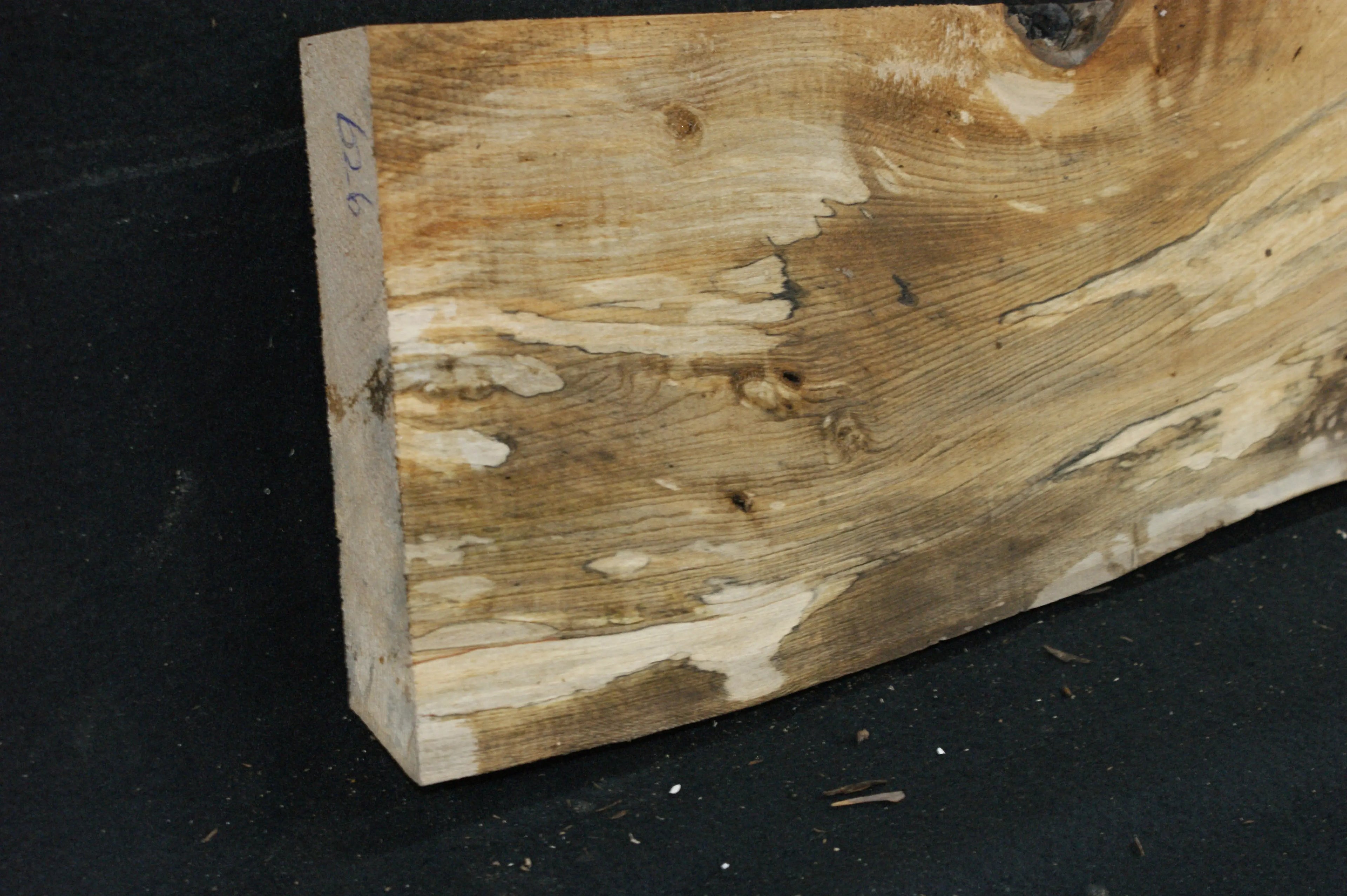 Lime wood  917 L x 209 - 120 W x 41 D    (626) Lime