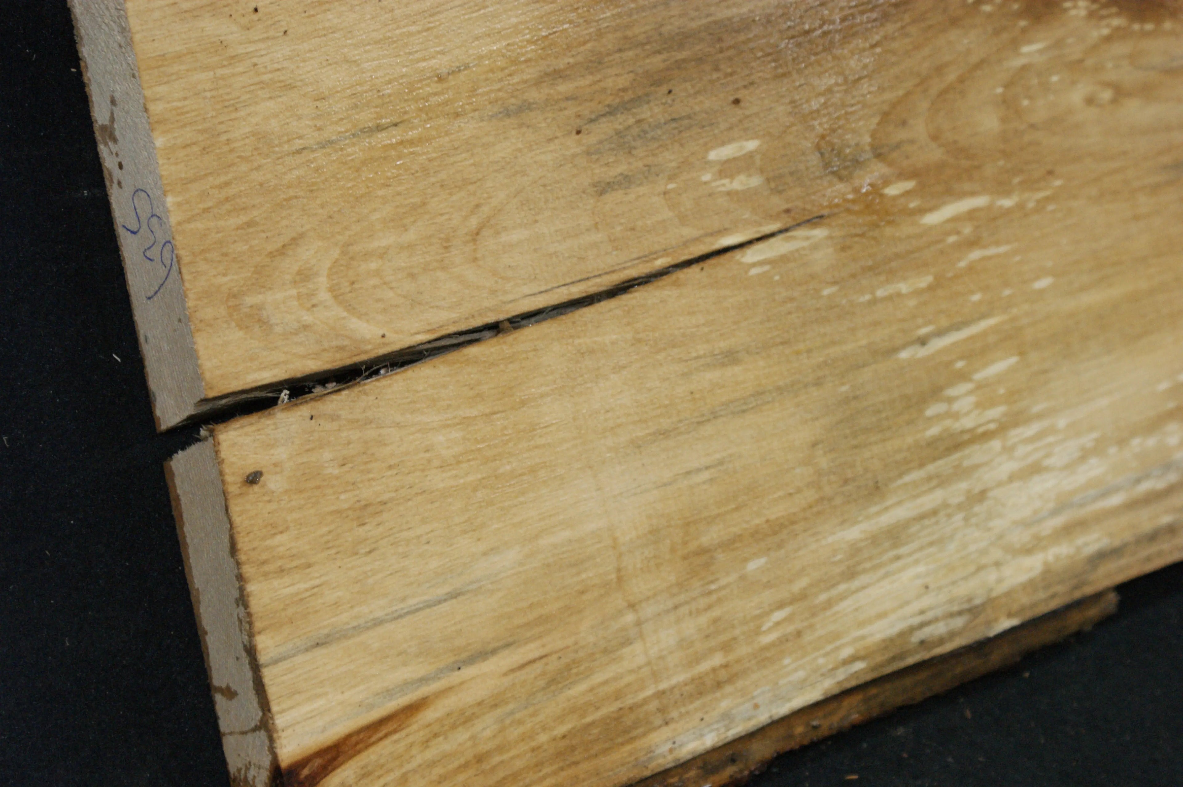 Lime wood  1125 L x 400 - 305 W x 29 D (mm)    (635) Lime