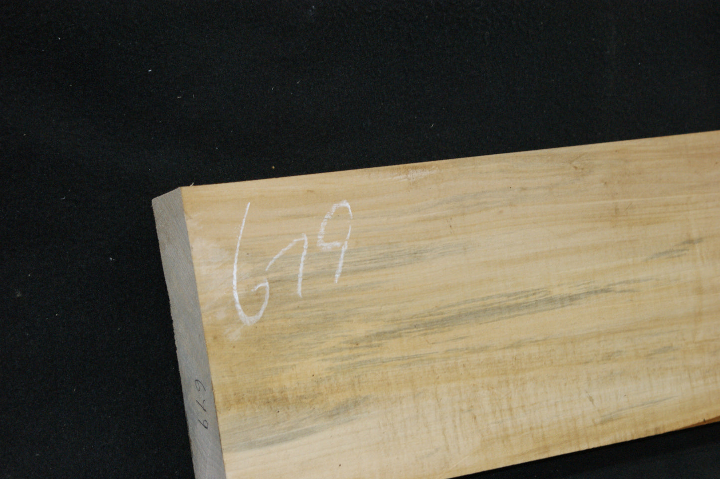 Lime wood, shelving, woodcarving, mantel     (679)