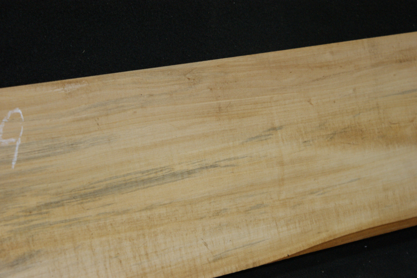 Lime wood, shelving, woodcarving, mantel     (679)