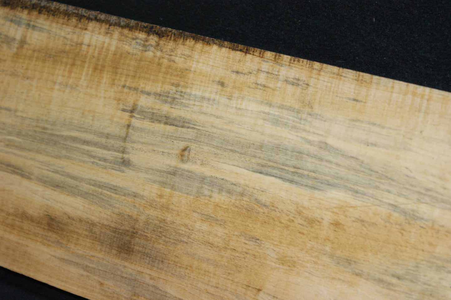 Lime wood, shelving, woodcarving, mantel     (679)