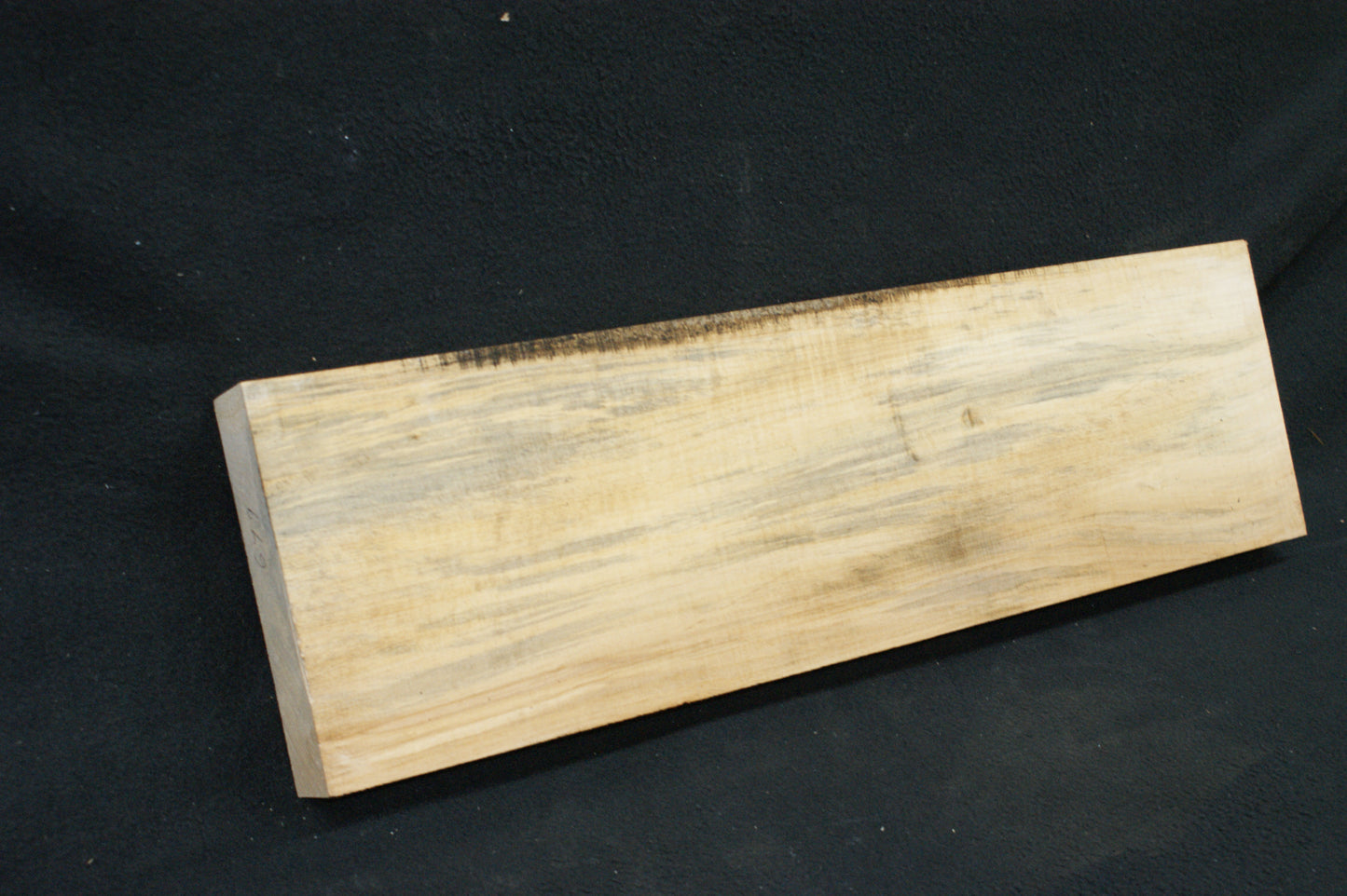 Lime wood, shelving, woodcarving, mantel     (679)