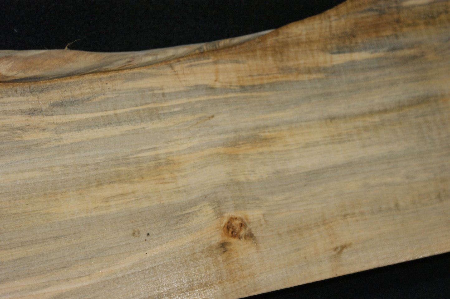 Lime wood, shelving, woodcarving, mantel     (680)
