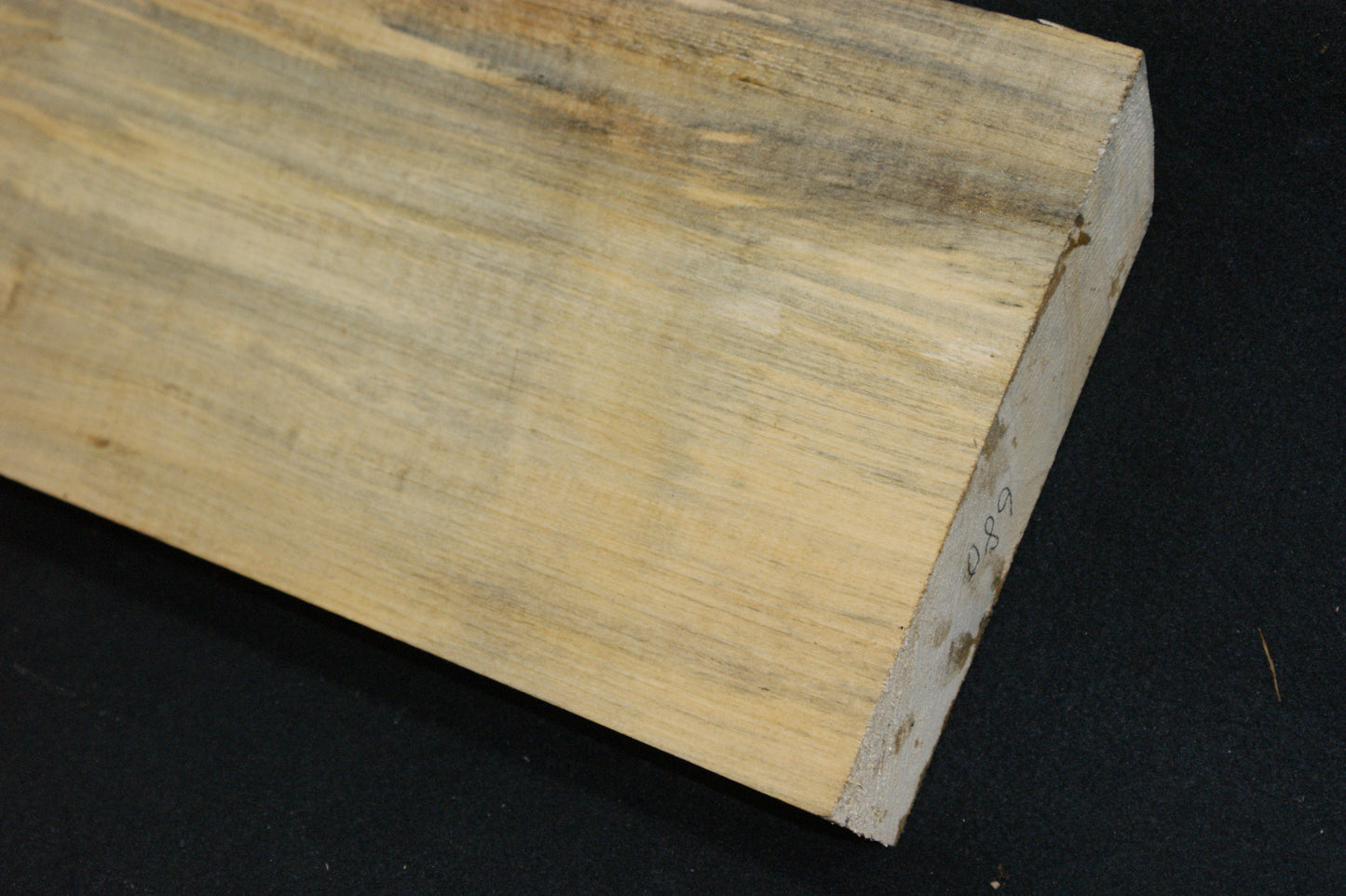 Lime wood, shelving, woodcarving, mantel     (680)