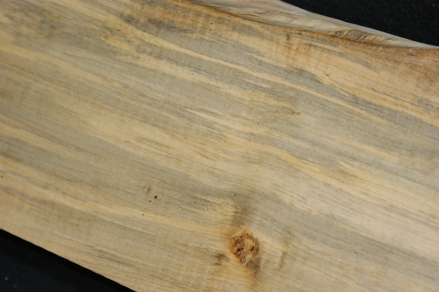 Lime wood, shelving, woodcarving, mantel     (680)