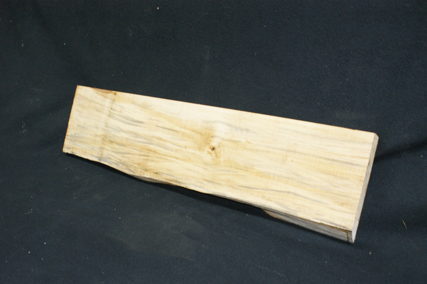 Lime wood, shelving, woodcarving, mantel     (680)