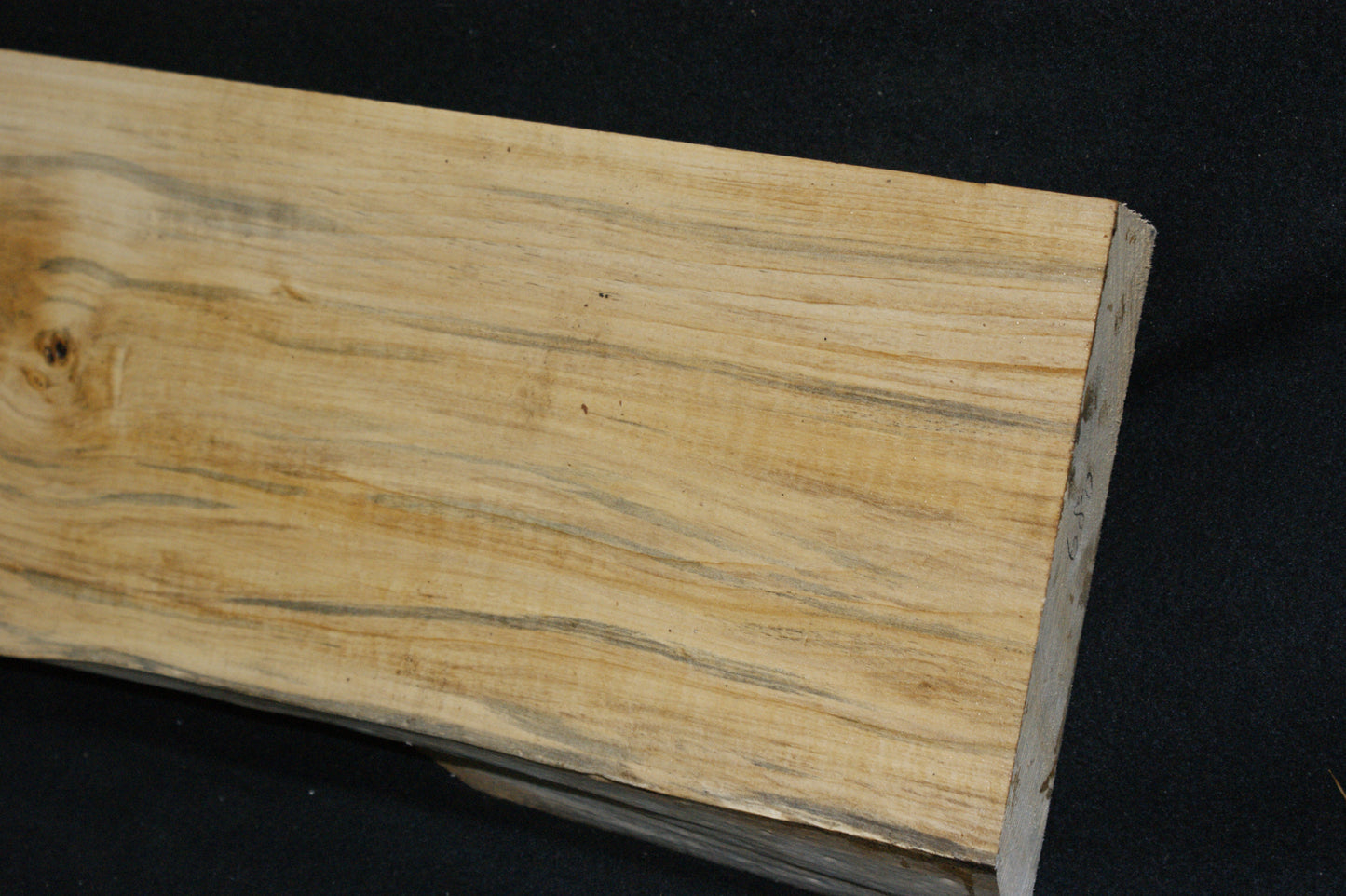 Lime wood, shelving, woodcarving, mantel     (680)